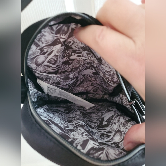 Loungefly Star Wars Retro Comic Print Darth Vader Crossbody Bag 8” RARE - Picture 5 of 7